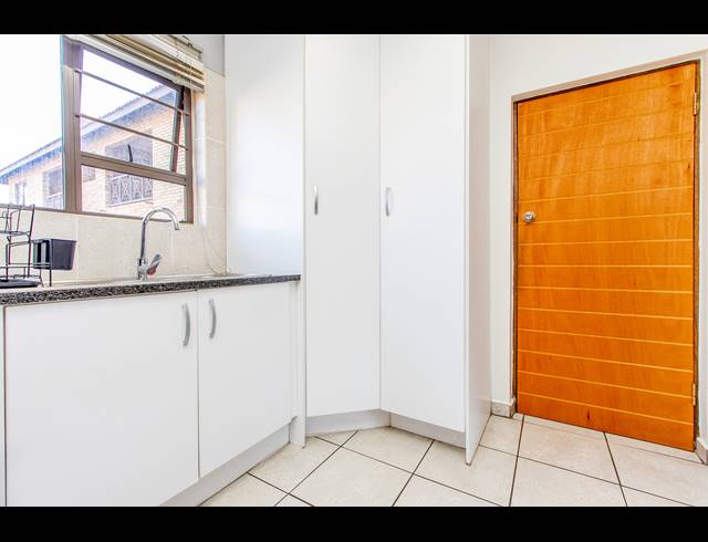 2 BEDROOM APARTMENT FOR SALE IN HONEYDEW